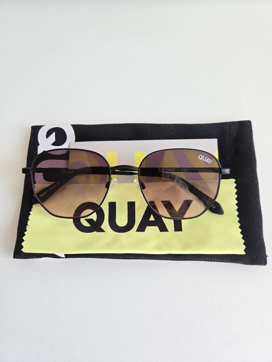 New Quay Unisex Big Time Black Frame / Smoke Lens Round Sunglasses main image 12